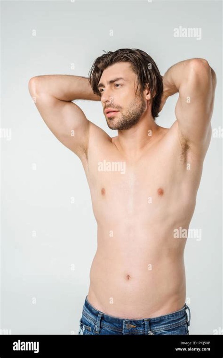 19 year-old British model shares Tony Parker’s texts and shirtless pic he sent her