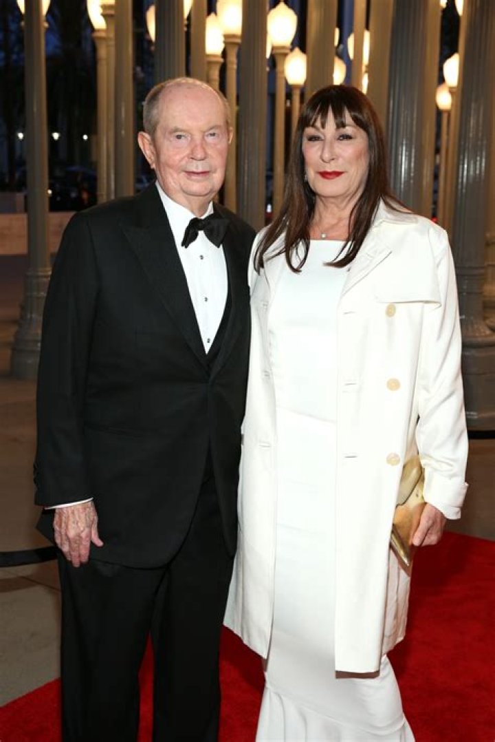 A. Jerrold Perenchio Net Worth - Wiki, Age, Weight and Height, Relationships, Family, and More