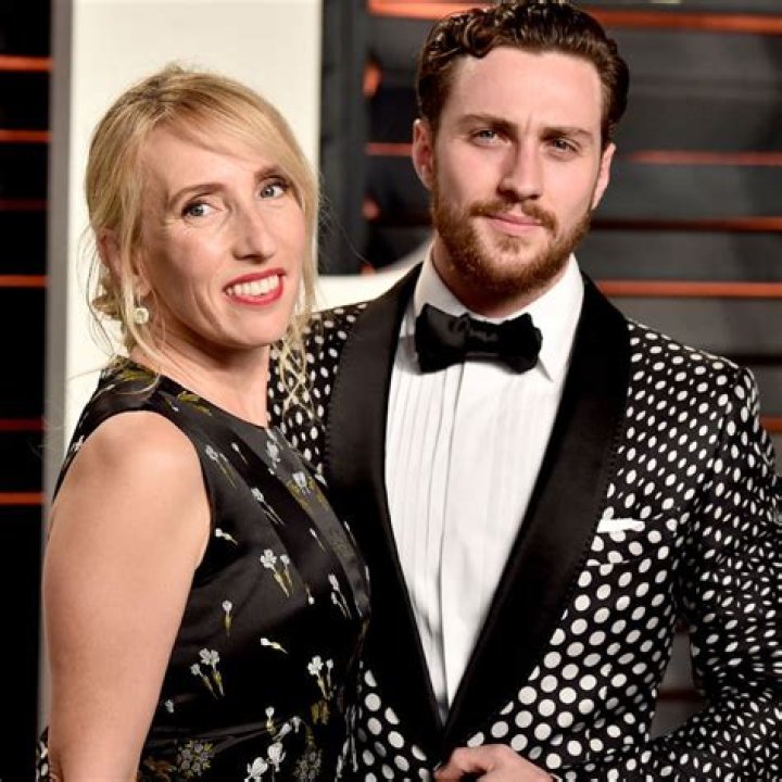 Aaron and Sam Taylor-Johnson’s 10th Wedding Anniversary! Renews their Vows