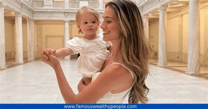 Abbie Herbert - Age, Family, Bio