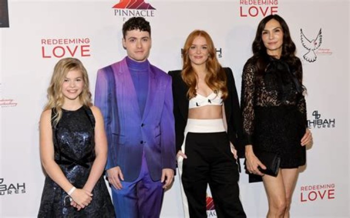 Abigail Cowen - Age, Family, Bio