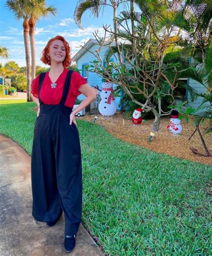 Ada-Nicole Sanger - Age, Family, Bio