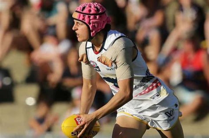 
AFLW Champion, Heather Anderson, dies at 28 
