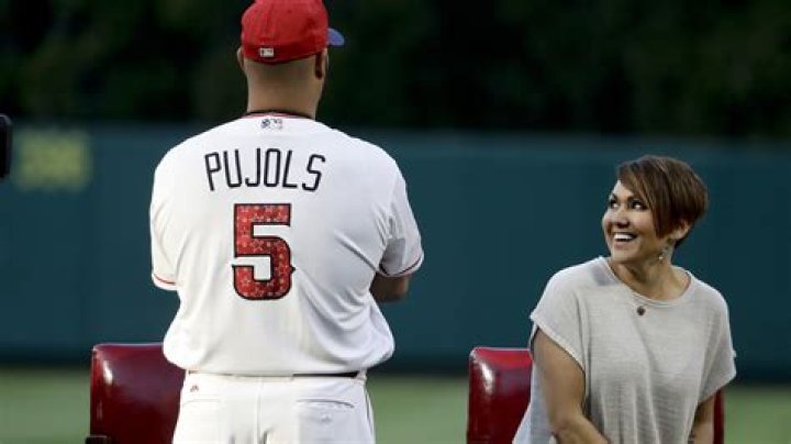 Albert Pujols filed for divorce amid wife, Deidre Pujols brain surgery! What is the reason for divorcing?