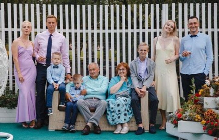 Alexei Navalny Family: Meet Wife Yulia Navalnaya And Kids Dasha And Zahar Navalnaya