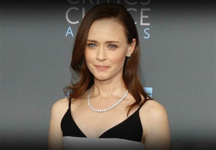 Alexis Bledel Height, Weight, Net Worth, Age, Birthday, Wikipedia, Who, Nationality, Biography