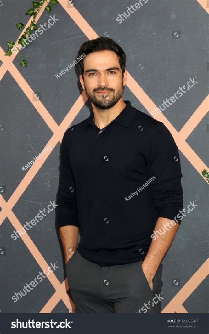 Alfonso Herrera - Age, Family, Bio