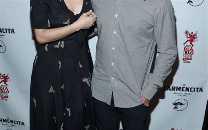 Alfonso Herrera Net Worth - Wiki, Age, Weight and Height, Relationships, Family, and More