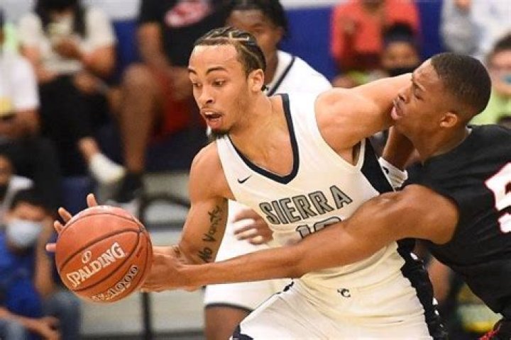 Amari Bailey receives a gift from Drake, her mother’s boyfriend! Who are his parents?