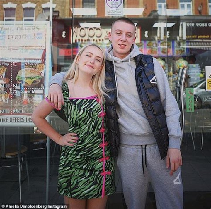 
Amelia Dimoldenberg, a British rapper’s girlfriend, has a history of relationships and dating. Aitch’s Biography, Age, Nationality, Girlfriend, Instagram, Songs, Net worth 