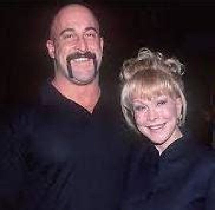 American Art Director, Julie Ansara Lives A Single Life After Divorcing With Late Husband, Matthew Ansara