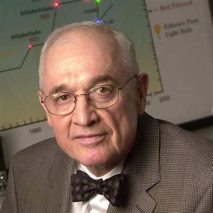 
American Engineer, Nick Holonyak, Who made LED, dies at 93 