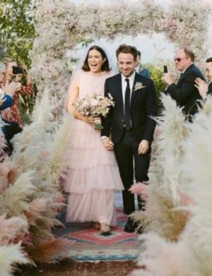 American singer, Taylor Goldsmith shares blissful Marital life with Mandy Moore since 2018