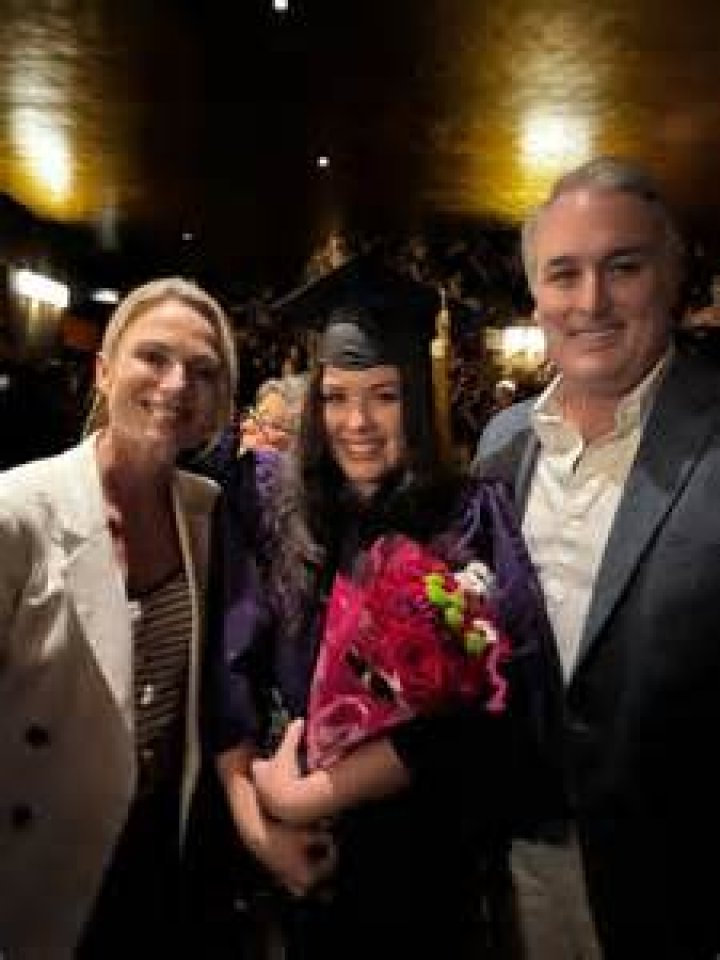 Amy Robach & Tim McIntosh's eldest daughter Ava McIntosh is at the age of 17 as of 2019.