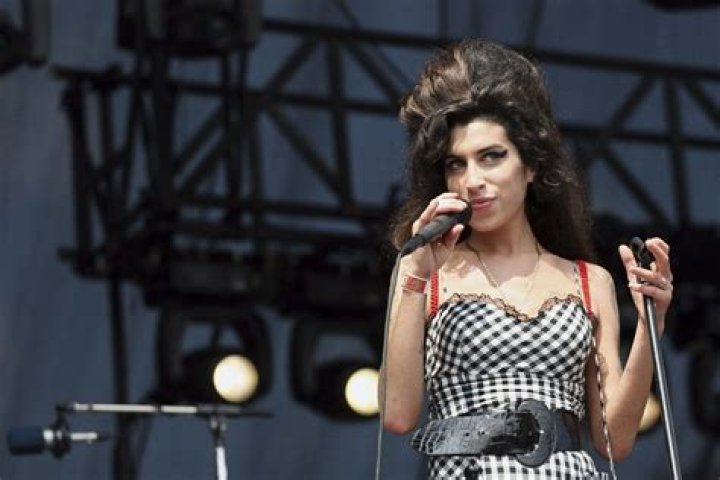 Amy Winehouse Net Worth - Wiki, Age, Weight and Height, Relationships, Family, and More