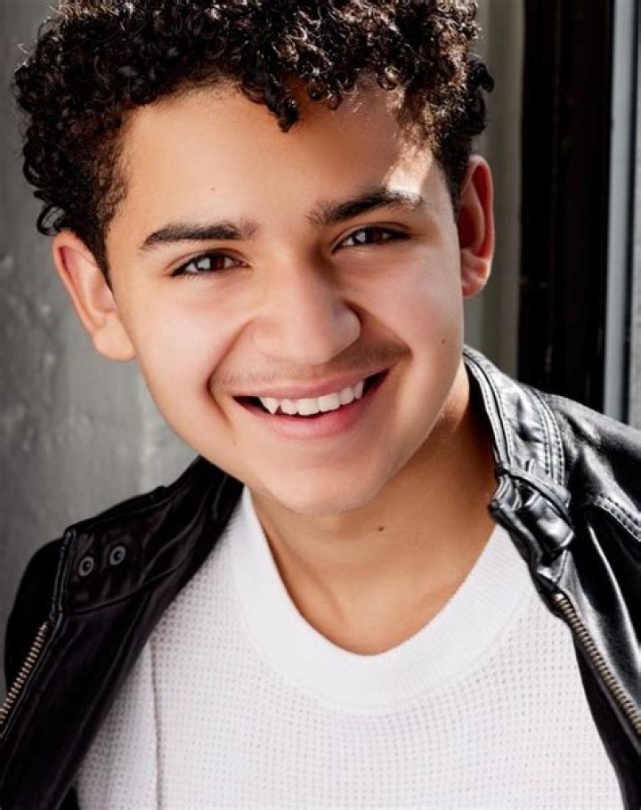 Andrés Vázquez - Age, Family, Bio