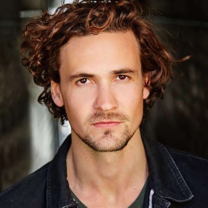 Andrew Hearle Bio (Wiki) 