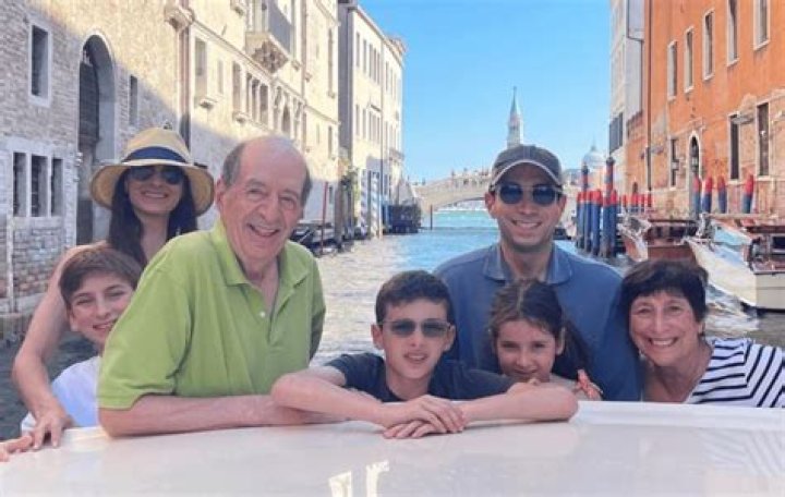 Andrew Ross Sorkin - Age, Family, Bio