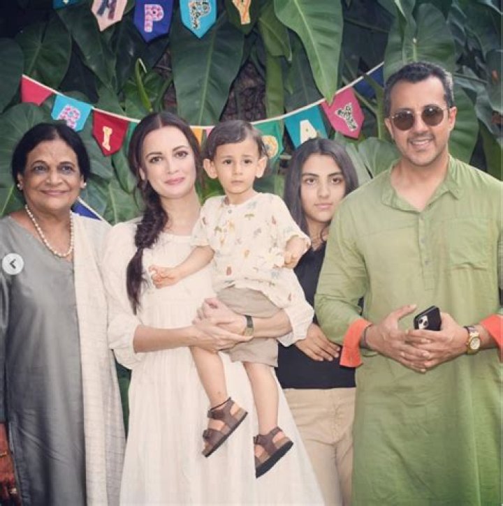 Aneela Mirza - Age, Family, Bio