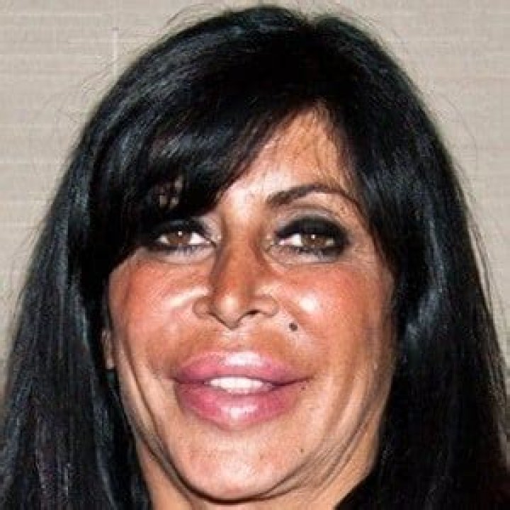 Angela Raiola - Trivia, Family, Bio