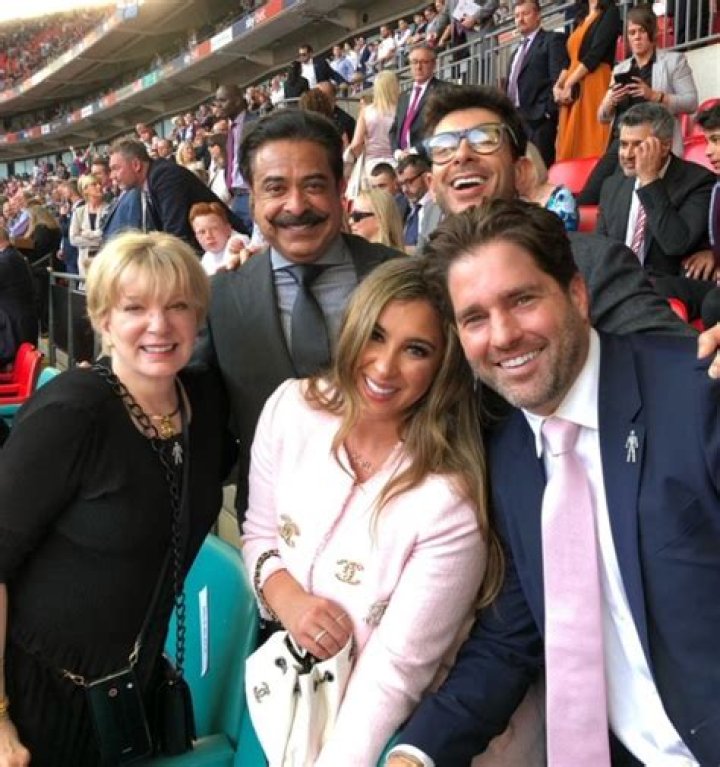 Ann Carlson Khan, the Wife of Pakistani Billionaire Shahid Khan is enjoying a Lavish Lifestyle! Know her Family Life