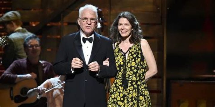 
Anne Stringfield: Steve Martin’s Wife’s Bio, Age, Baby, Wedding, Daughter, Pregnant 