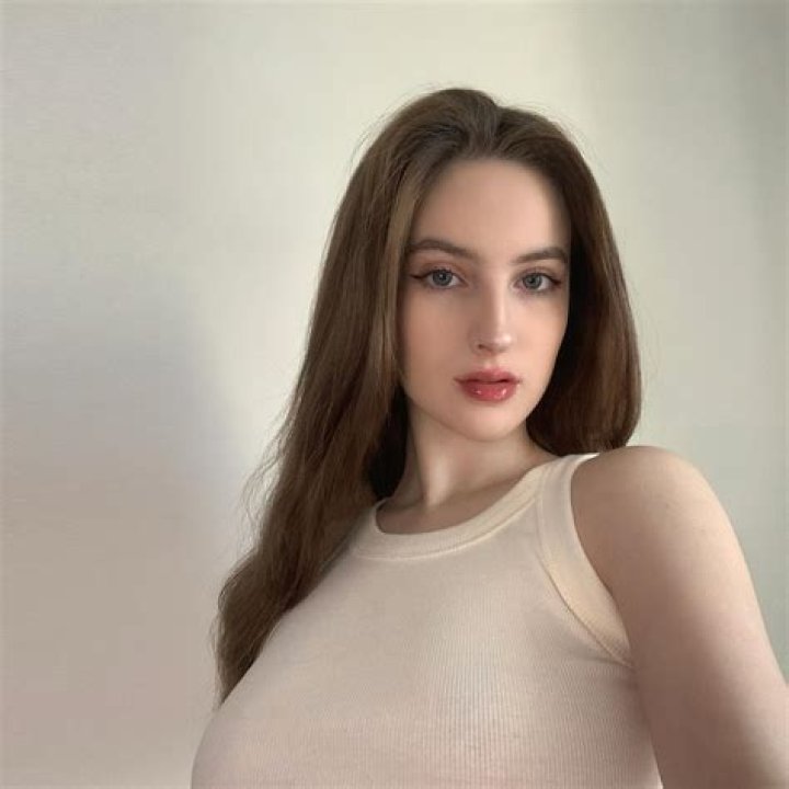 Anny Fransico Bio (Wiki) 