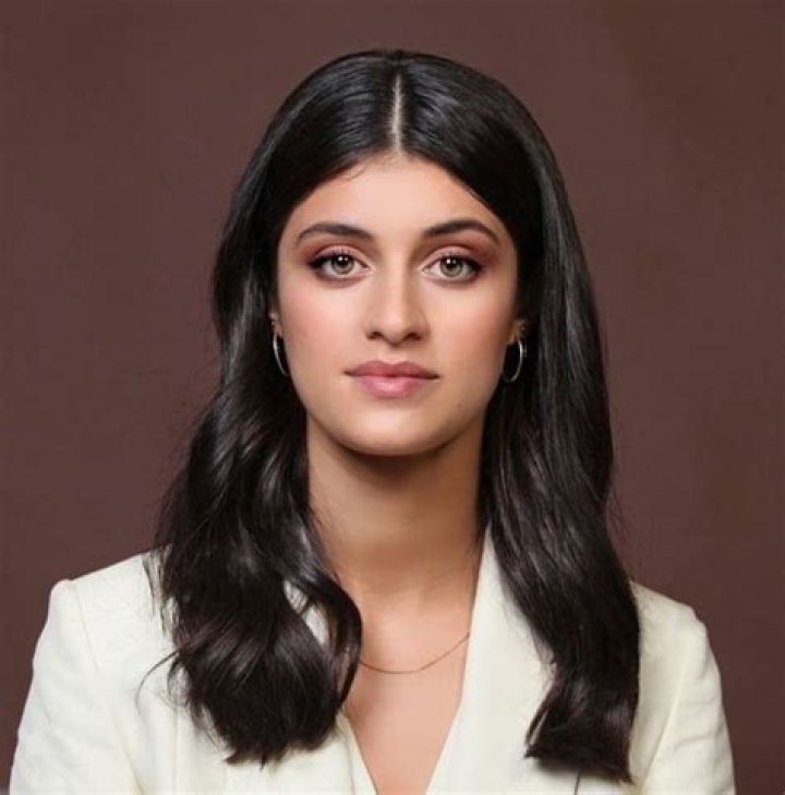 Anya Chalotra Net Worth, Age, Boyfriend, Family, Biography & More