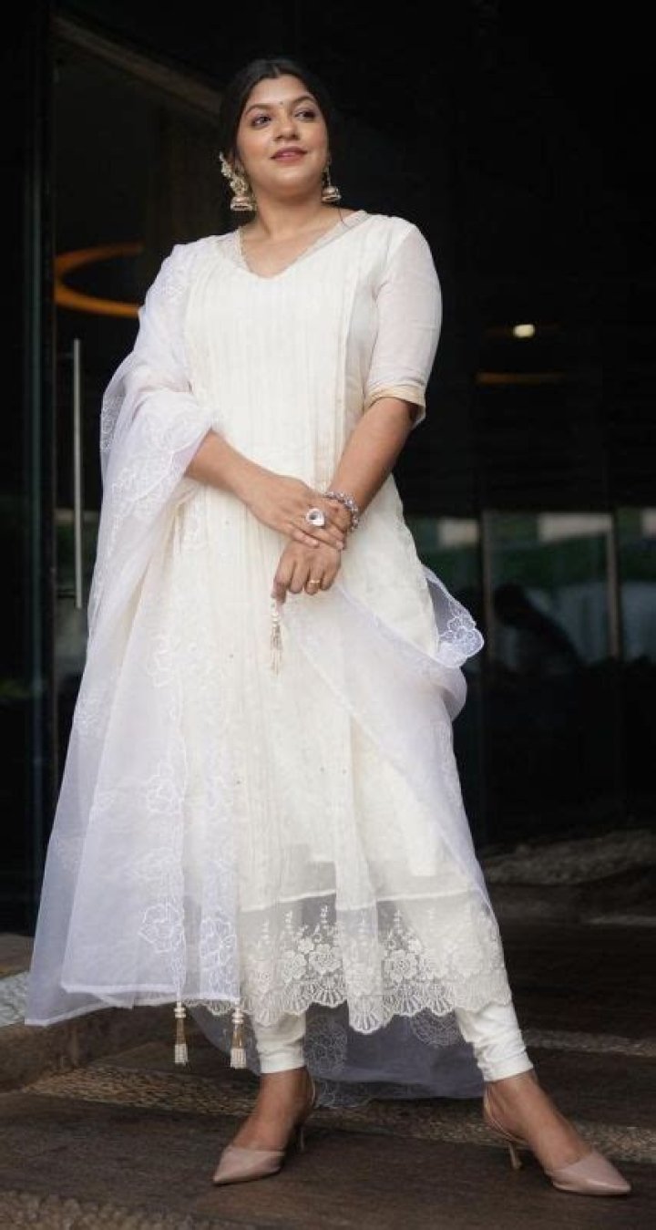 
Aparna Dixit Height, Weight, Net Worth, Age, Birthday, Wikipedia, Who, Nationality, Biography 