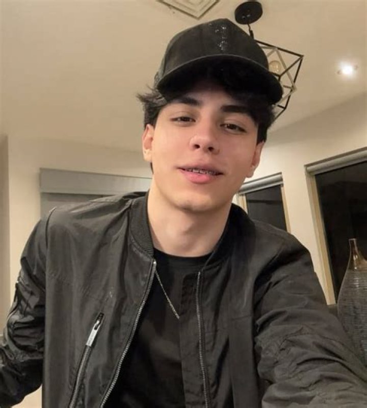 Arieta Apa - Age, Family, Bio