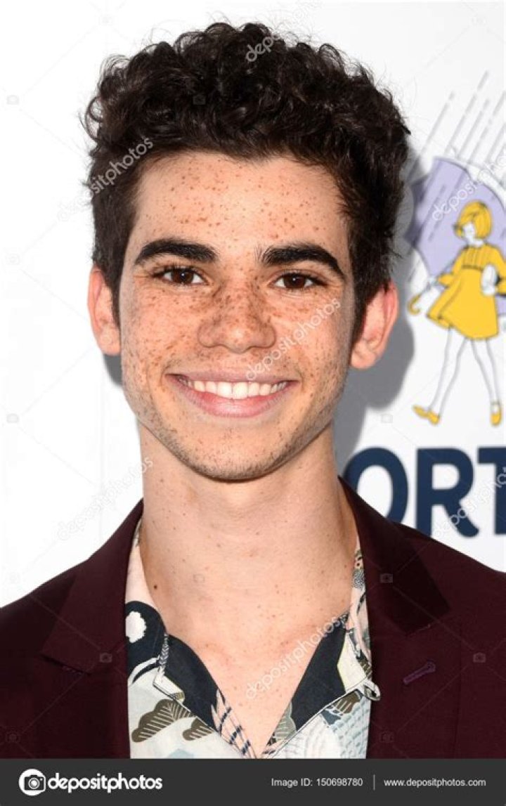 Ashton Moio Bio (Wiki) 