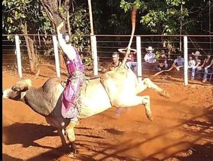 
Aspiring teen bull rider dies from heart attack after fall at rodeo in Brazil 