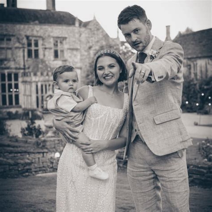 August Bruce - Age, Family, Bio