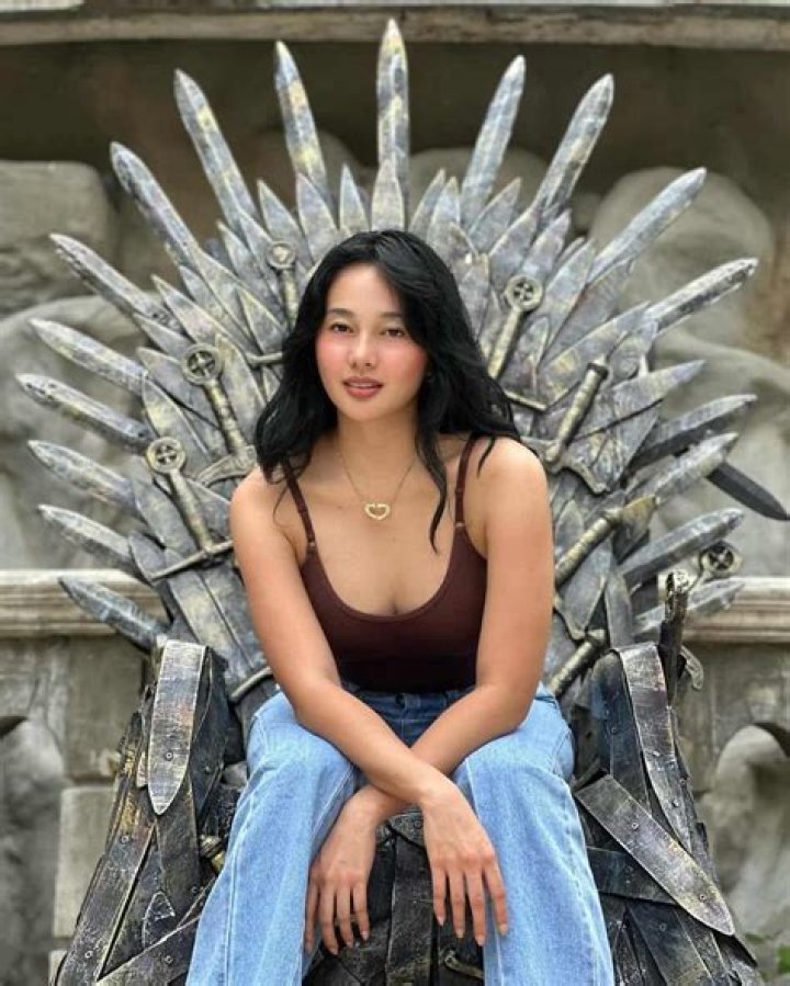 Ava Mendez - Age, Family, Bio