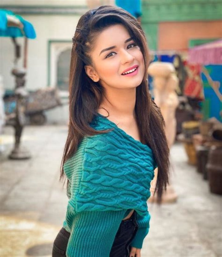 Avneet Kaur - Age, Family, Bio