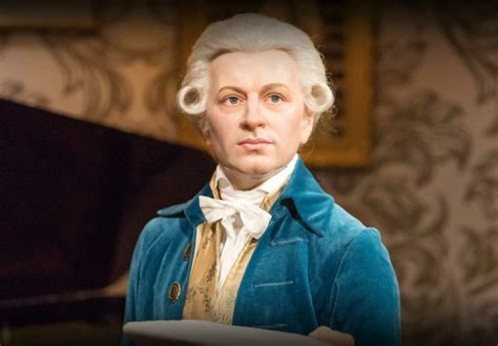 Barbie Mozz - Age, Family, Bio