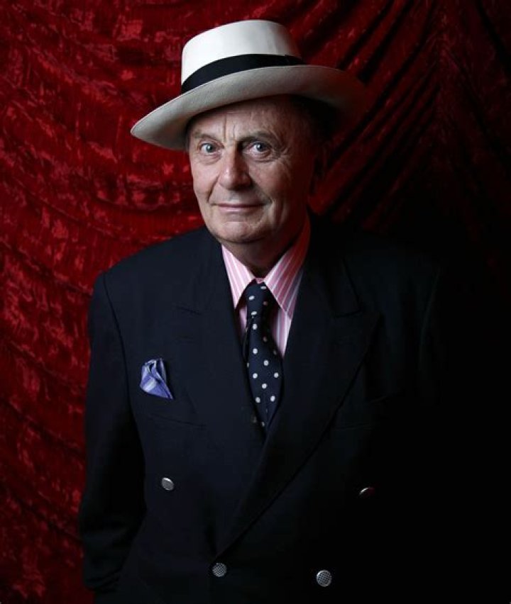 Barry Humphries - Trivia, Family, Bio