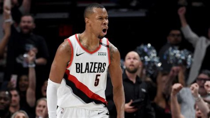 Basketball Players Born August 5