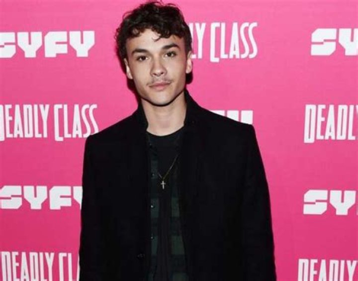 Benjamin Wadsworth Net Worth - Wiki, Age, Weight and Height, Relationships, Family, and More