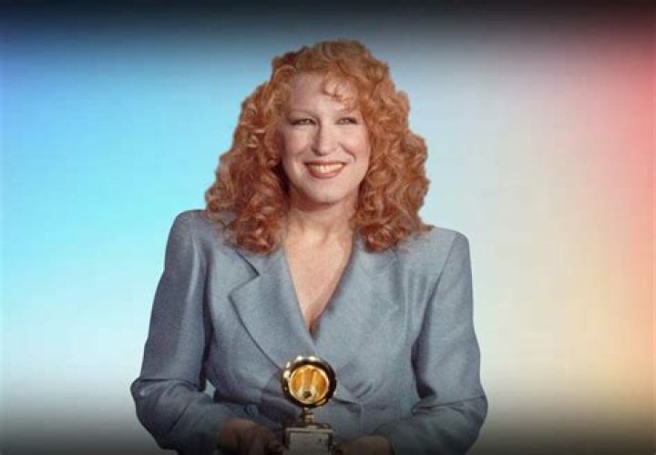 Bette Midler - Age, Family, Bio