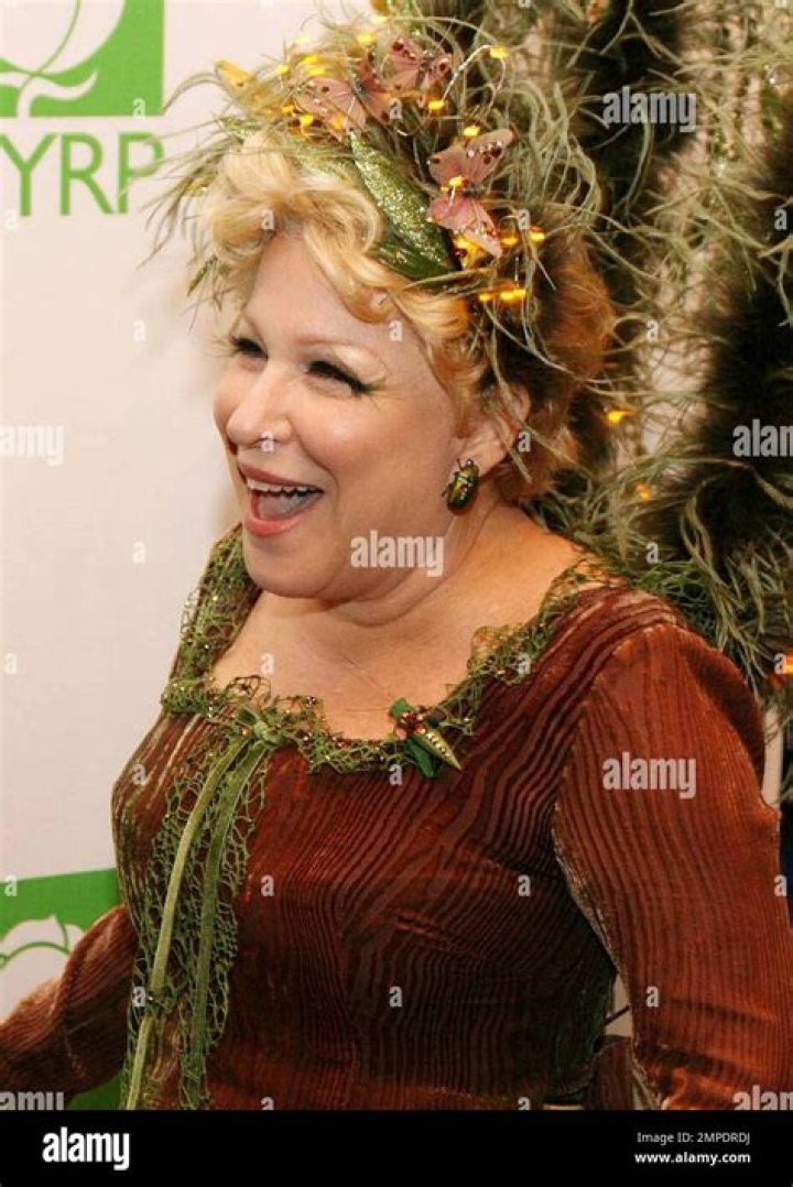 Bette Midler went green for her annual Hulaween benefit