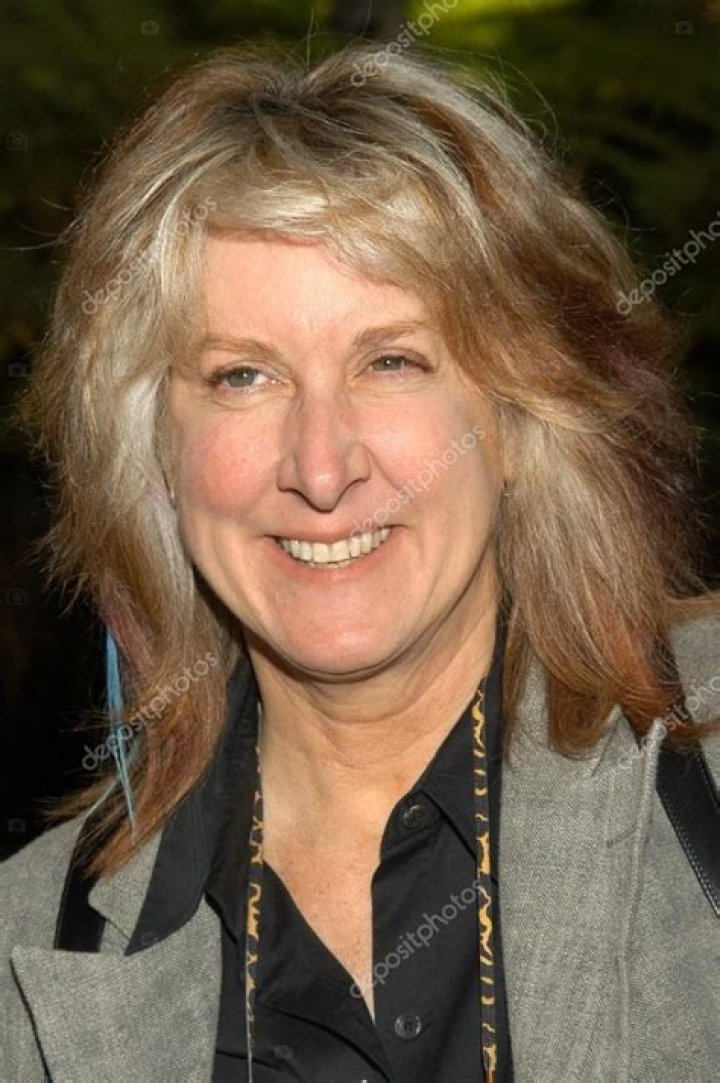 Betty Thomas - Age, Family, Bio