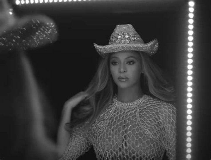 Beyonce Unexpectedly Releases New Album on iTunes
