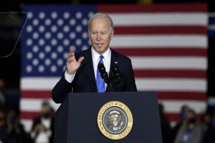 
Biden Says COVID Pandemic In US ‘Is Over’ 