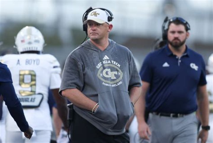 
Bill Fulcher, Ex-Georgia Tech Football Coach, dies at 88 