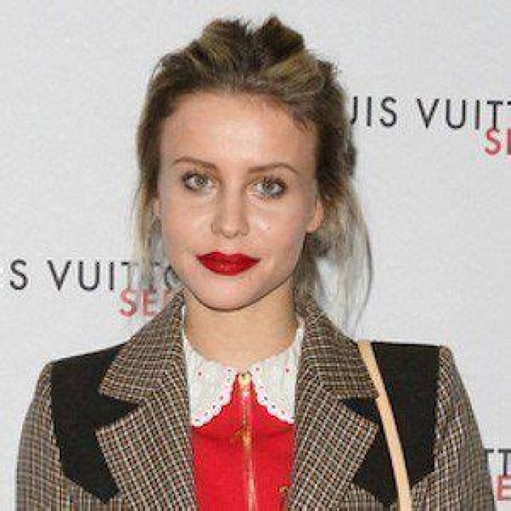 Billie JD Porter - Age, Family, Bio