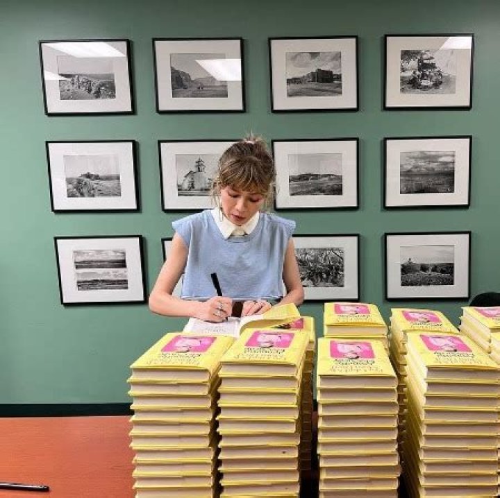 Bio,Net Worth, Relationship Status, And Family