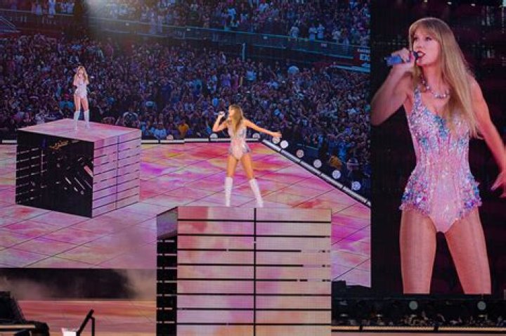 bitchy | Taylor Swift performs at AT&T Stadium in Arlington, Texas