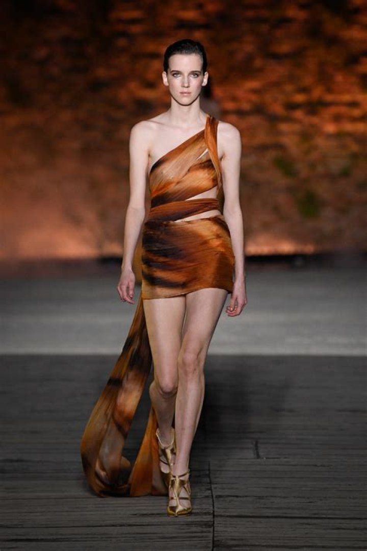 bitchy | Vittoria Ceretti at the Alberta Ferretti fashion show during Milan Fashion Week