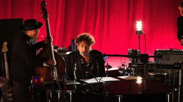 Bob Dylan Still Lives in the Malibu Home He Bought for $105,000 in 1979